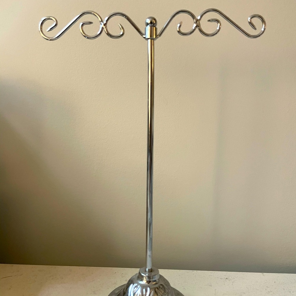 Silver Jewelry/Necklace Organizer Stand